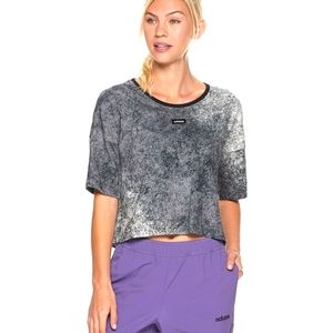 Adidas Womens 2XL BLACK and WHITE CROPPED GRAPHIC PRINT TEE